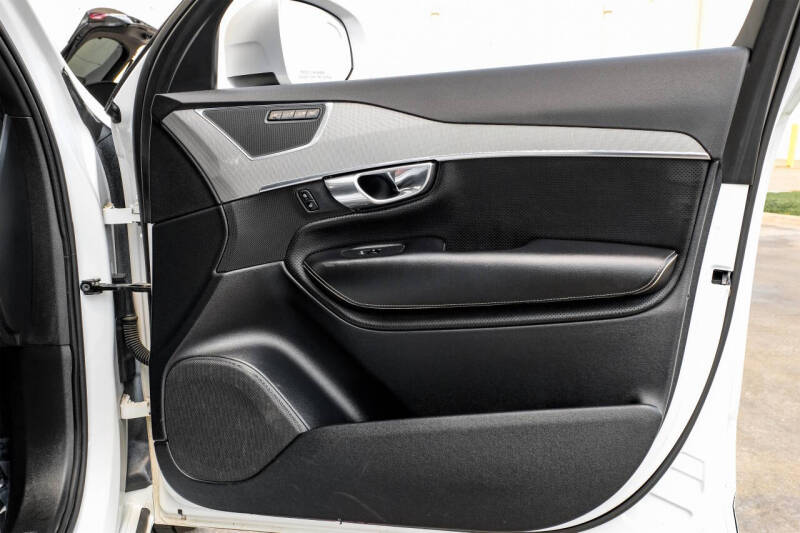 2016 Volvo XC90 T8 eAWD R-Design