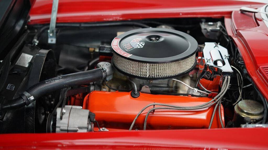1965 Chevrolet Corvette 21