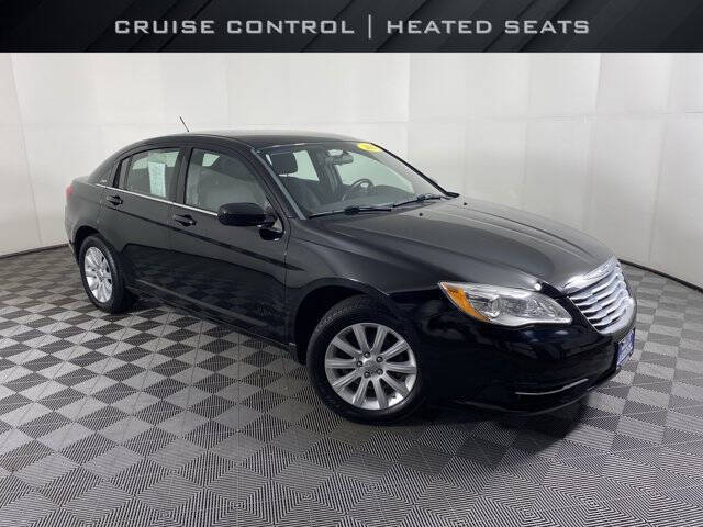 2013 Chrysler 200 Touring's photo