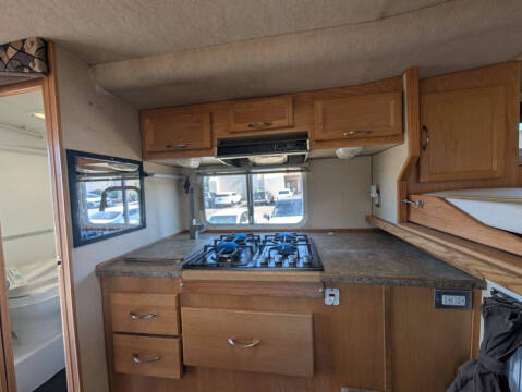 2011 Northern Lite M-8.5 Q-LITE