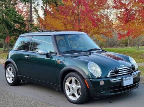2006 MINI Cooper for sale at CLEAR CHOICE AUTOMOTIVE in Milwaukie OR