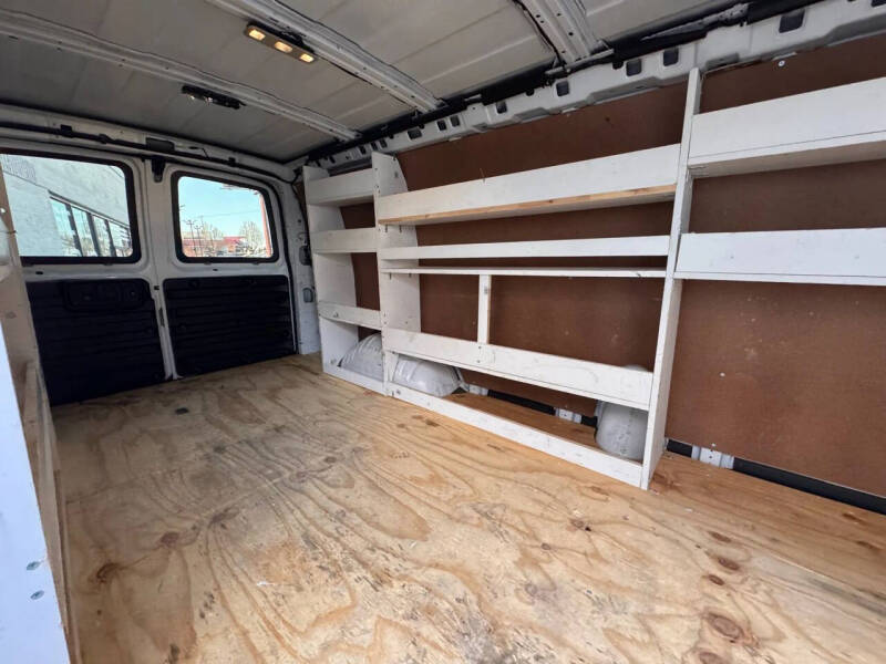 2022 Chevrolet Express 2500