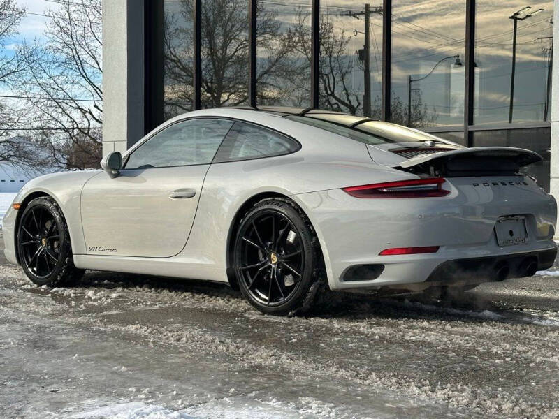 2018 Porsche 911 Carrera