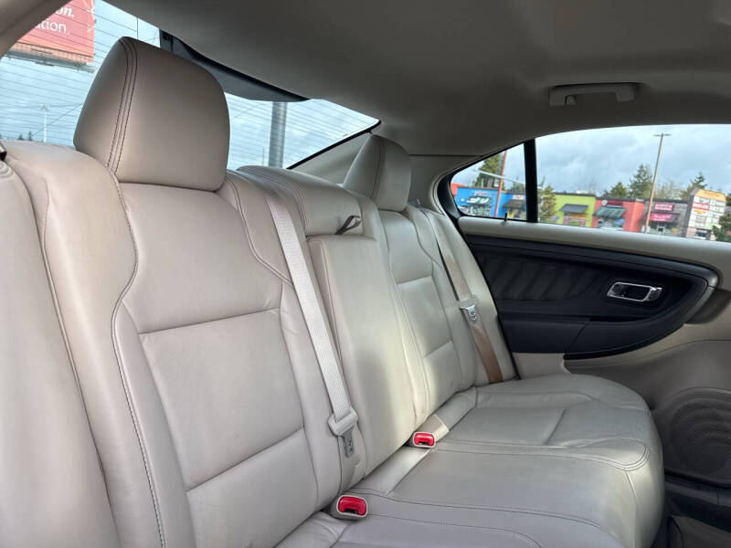 2010 Ford Taurus SEL