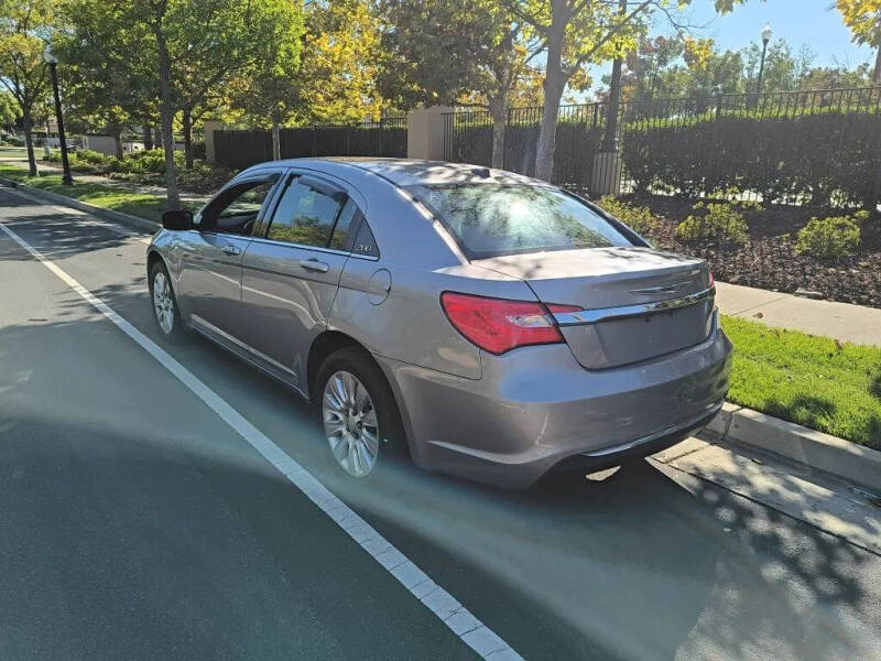 2014 Chrysler 200 LX