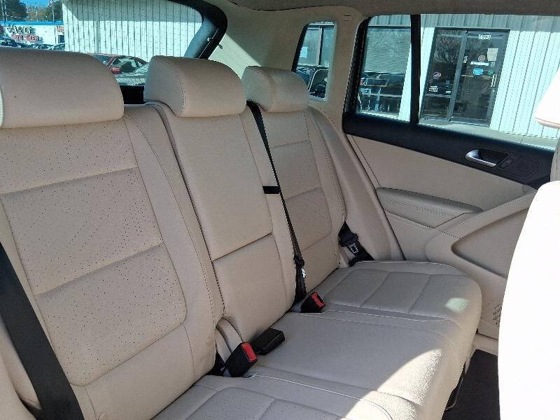 2011 Volkswagen Tiguan S 4Motion