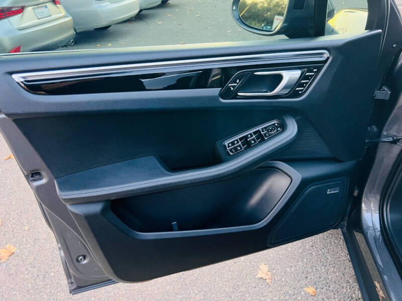 2015 Porsche Macan S