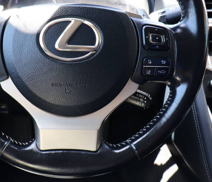 2017 Lexus IS 200t