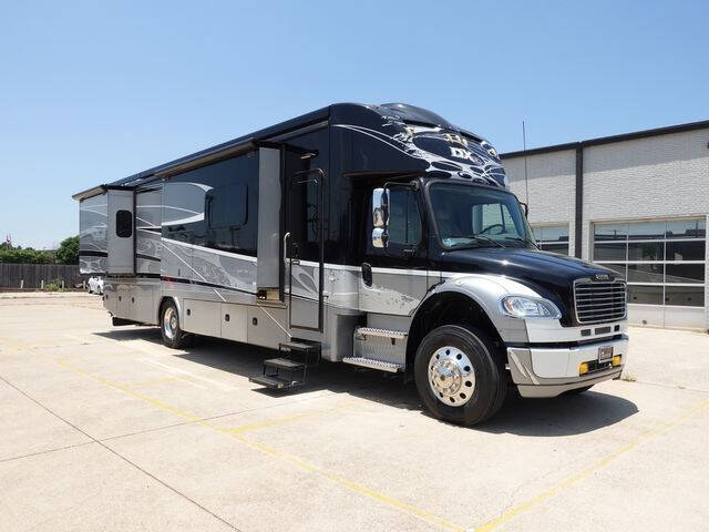 2018 Freightliner M2 106