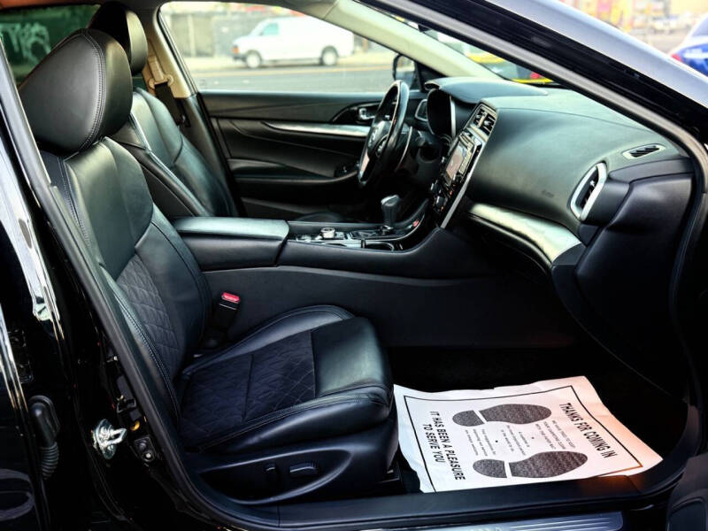 2017 Nissan Maxima 3.5 SR