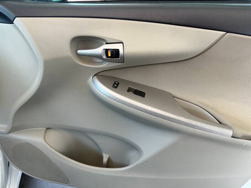 2013 Toyota Corolla LE