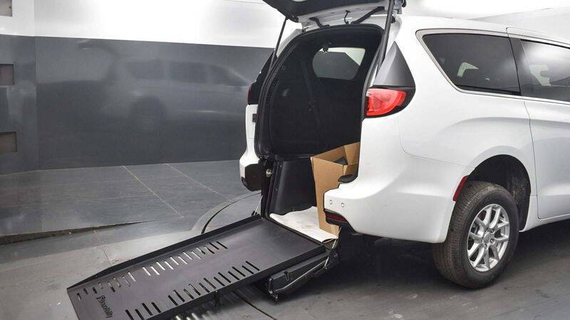 2025 Chrysler Voyager LX's photo