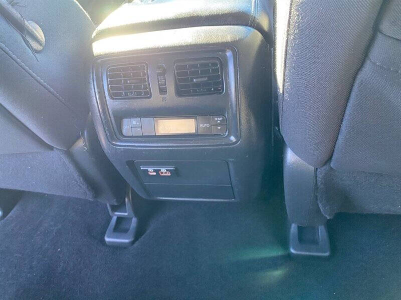 2019 Nissan Pathfinder SV