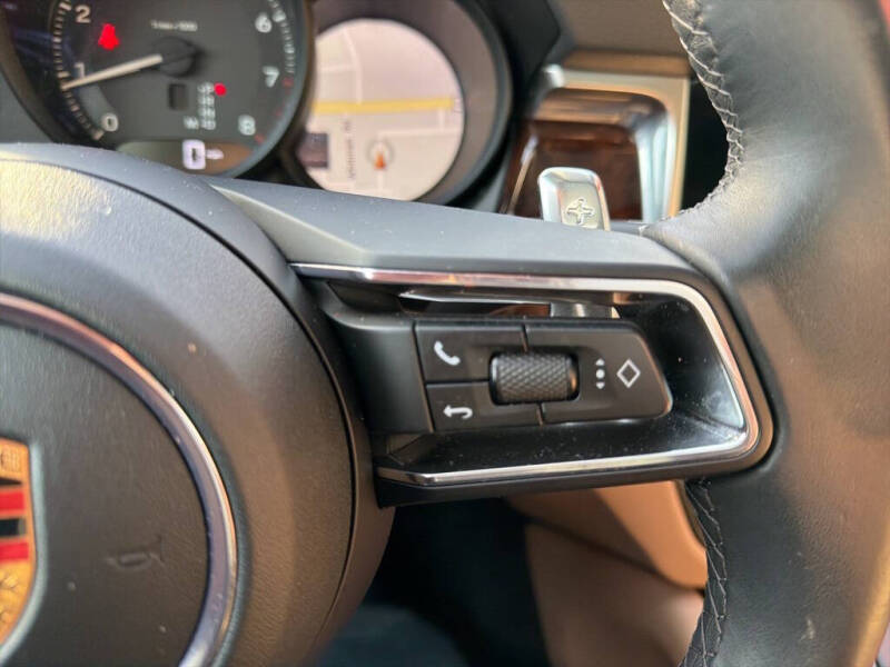 2023 Porsche Macan T