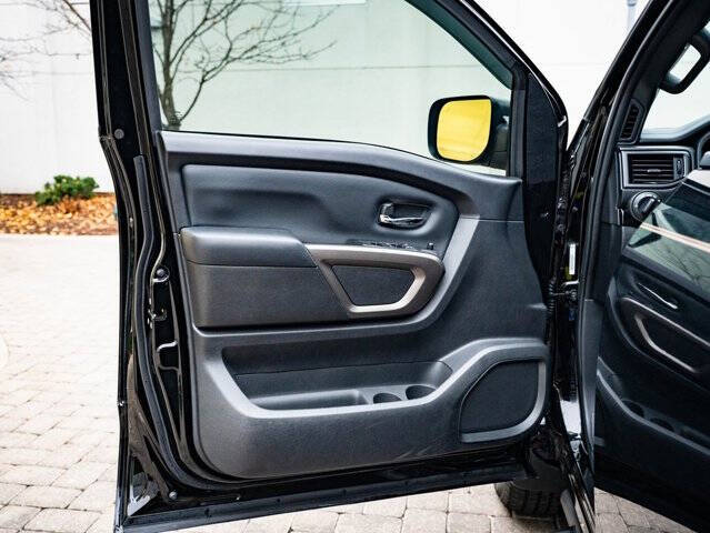 2024 Nissan Titan SV