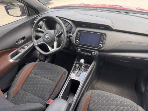 2021 Nissan Kicks SR