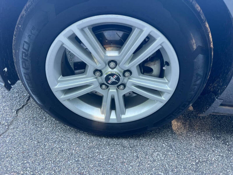 2014 Ford Mustang V6