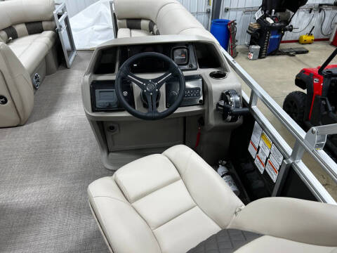 2025 Sun Tracker Party Barge 20 DLX