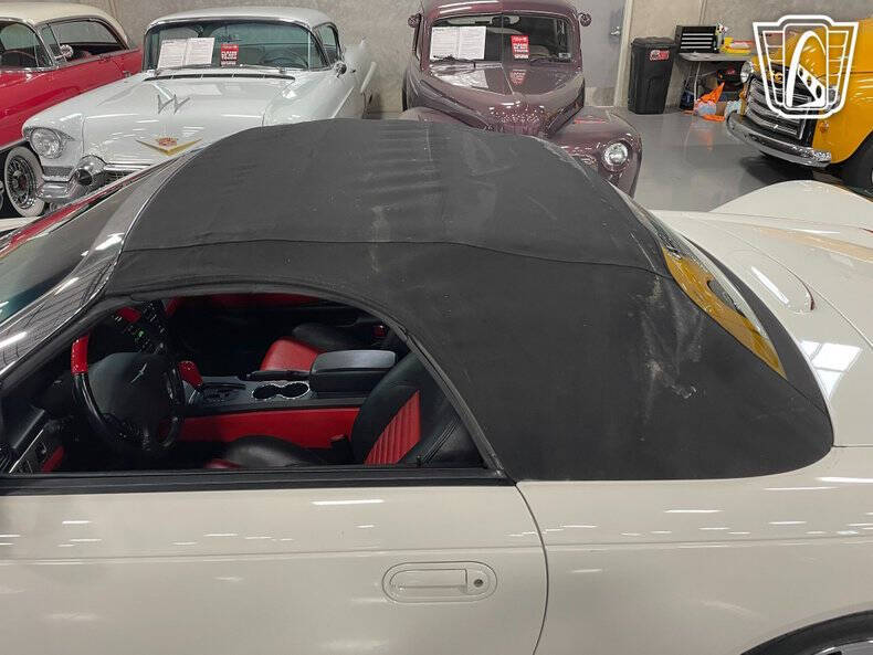 2003 Ford Thunderbird