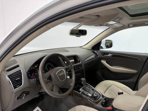 2011 Audi Q5 2.0T quattro Premium Plus