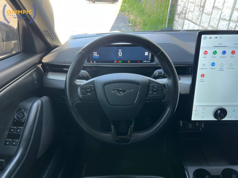 2022 Ford Mustang Mach-E Select