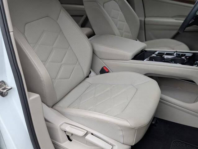 2024 Volkswagen Atlas SE