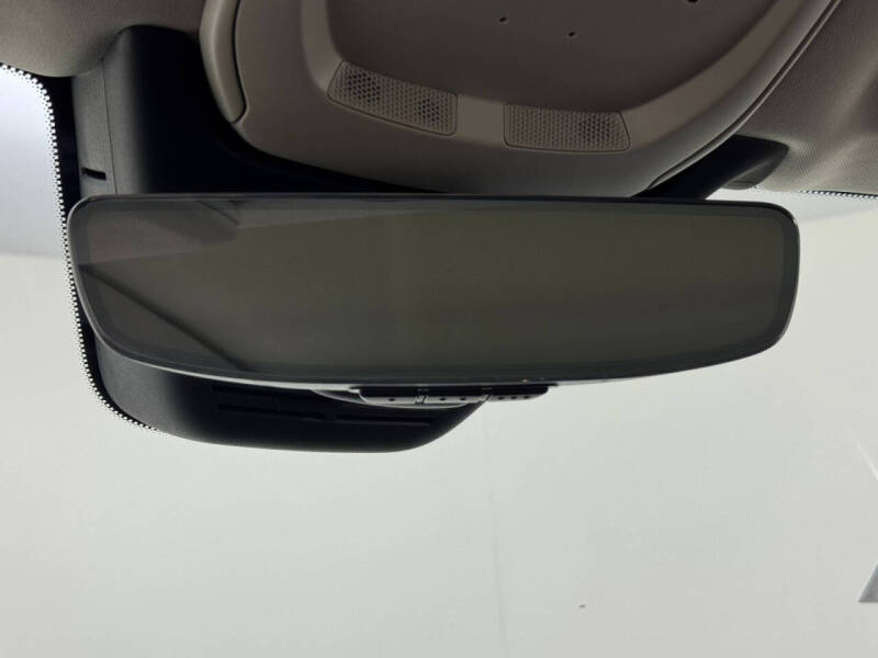 2024 Volvo XC90 Recharge T8 Core Bright Theme