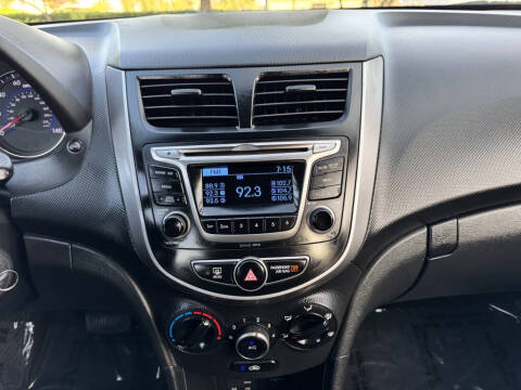 2017 Hyundai Accent SE