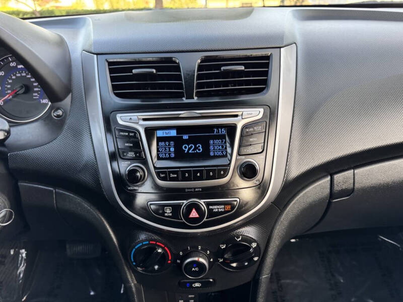 2017 Hyundai Accent SE