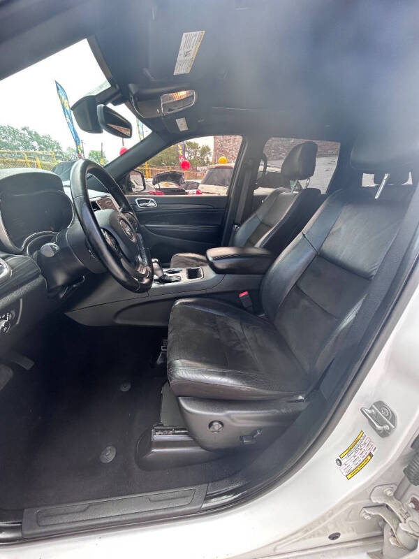 2020 Jeep Grand Cherokee Laredo