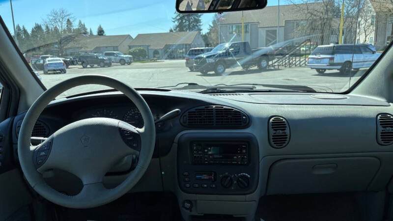 1996 Dodge Caravan LE