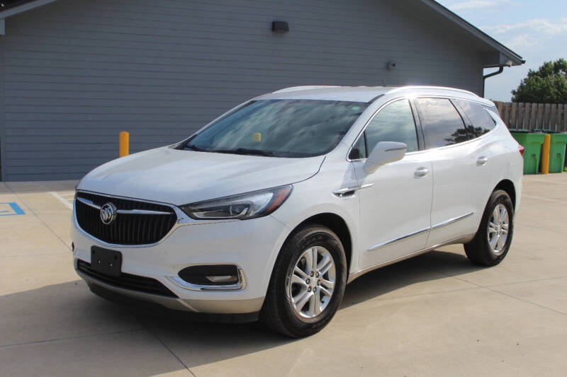 2020 Buick Enclave Essence's photo