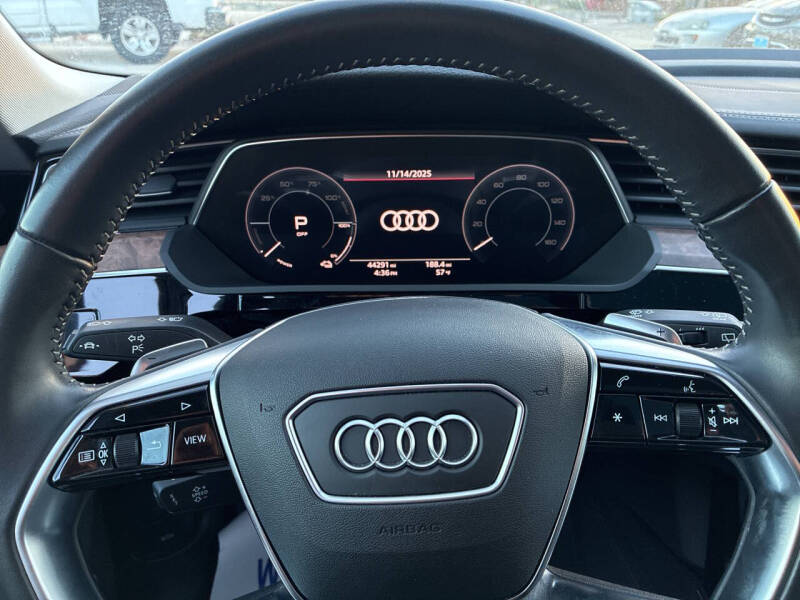 2019 Audi e-tron quattro Premium Plus