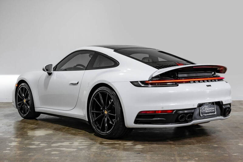 2020 Porsche 911 Carrera