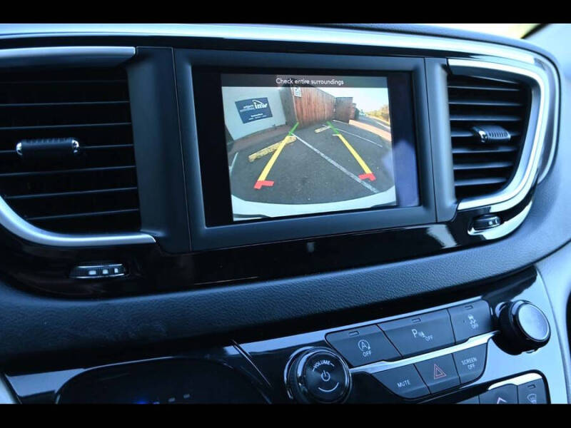 2018 Chrysler Pacifica Touring L