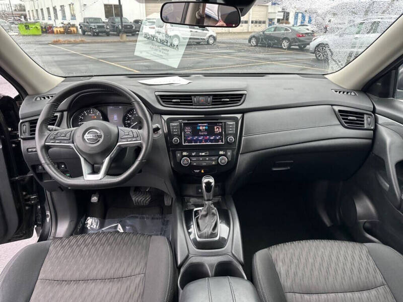 2020 Nissan Rogue SV