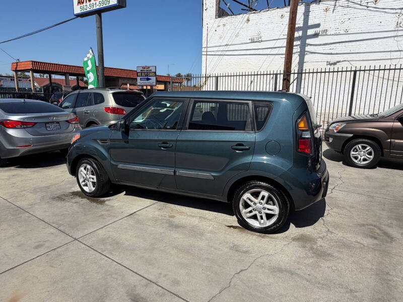 2011 Kia Soul +