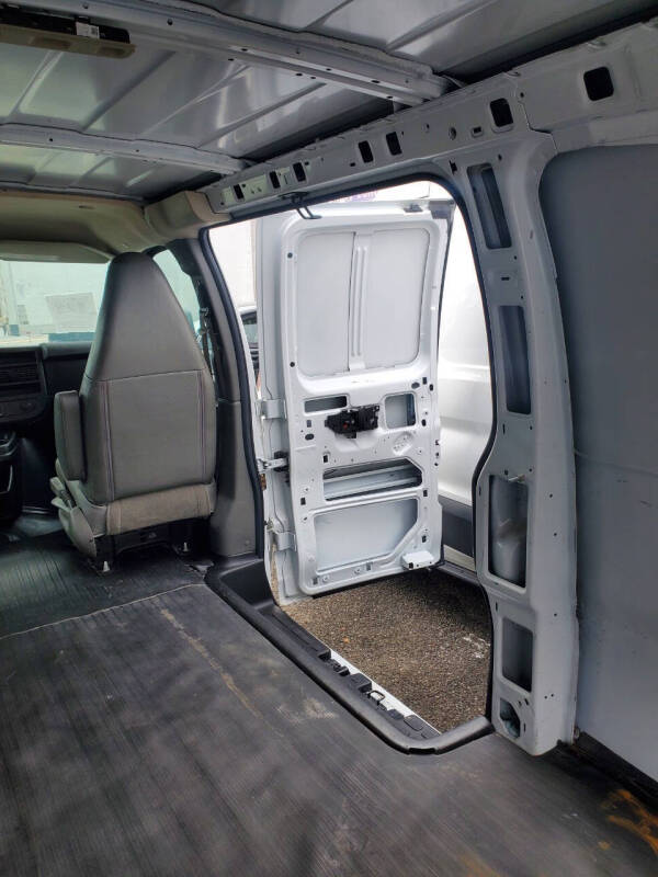 2021 Chevrolet Express 2500