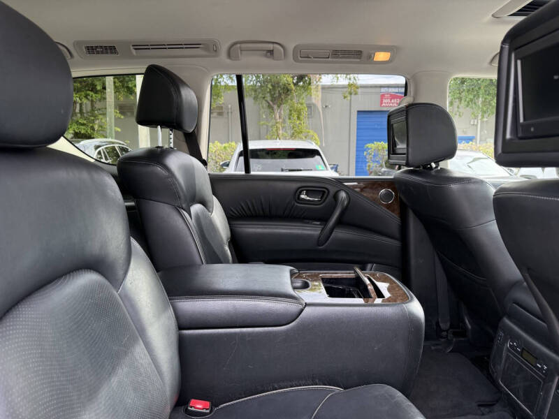 2017 Infiniti QX80 Signature Edition