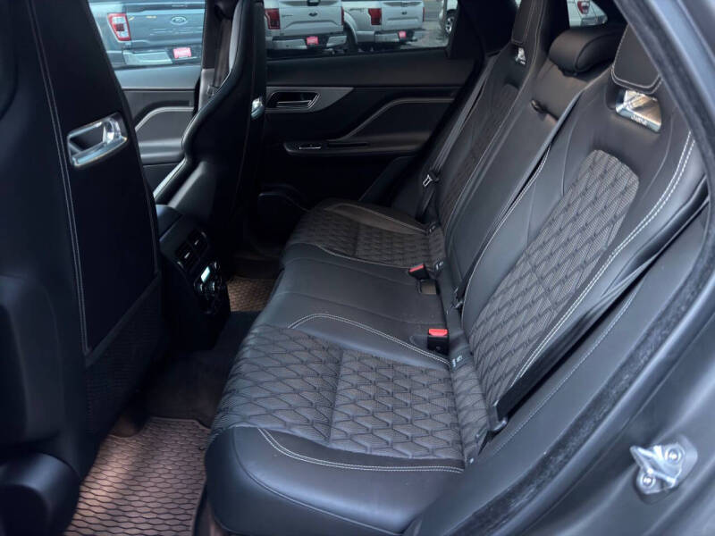 2020 Jaguar F-PACE SVR