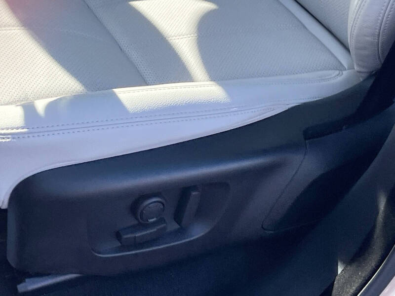 2022 Land Rover Range Rover Velar P250 R-Dynamic S