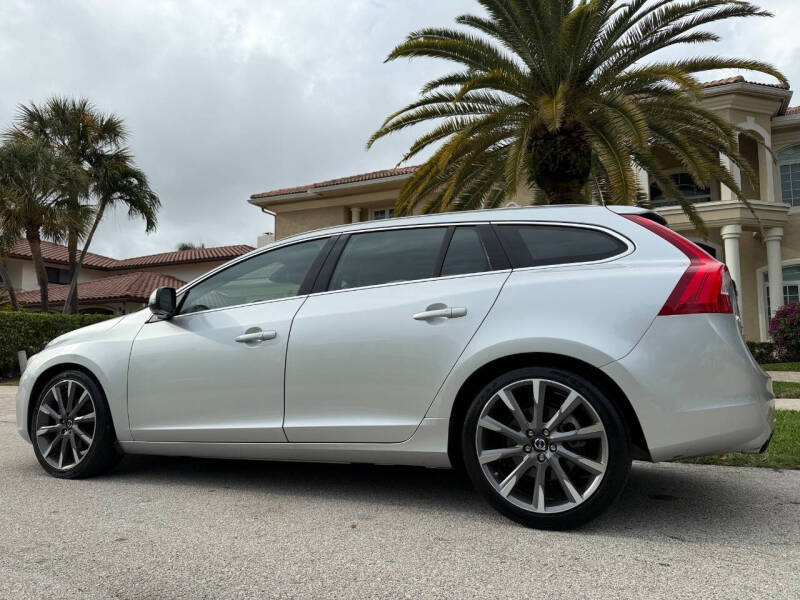 2015 Volvo V60 T5 Drive-E Platinum