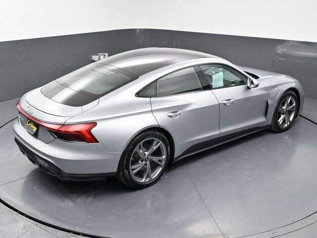 2022 Audi e-tron GT quattro Premium Plus