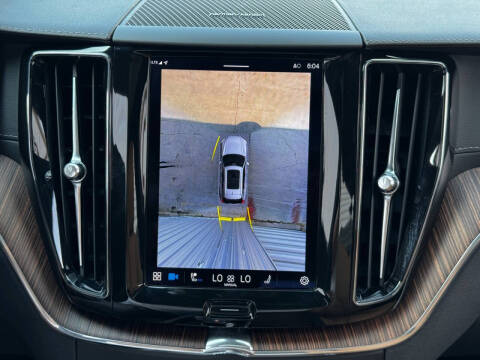 2023 Volvo XC60 B5 Ultimate Bright Theme