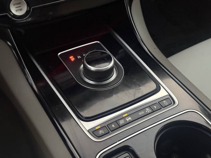 2017 Jaguar XE 25t Premium