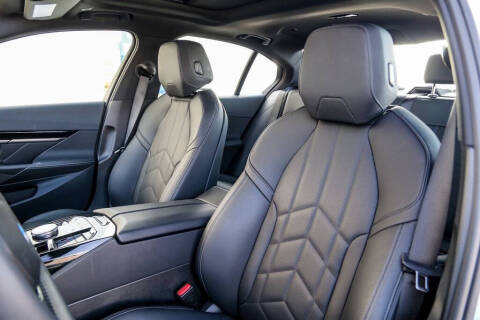 2025 BMW 5 Series 530i xDrive