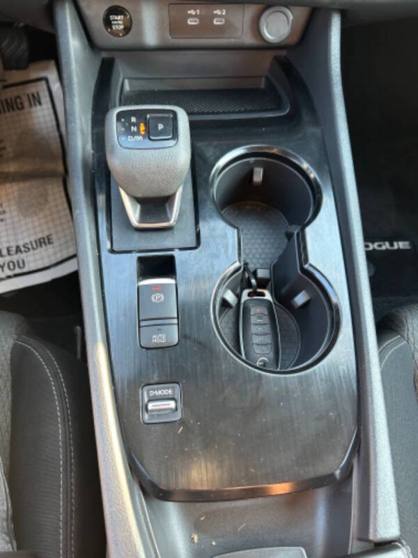 2025 Nissan Rogue SV