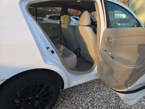 2012 Nissan Versa 1.6 SV
