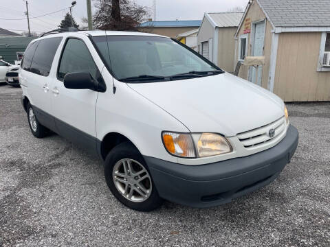 2001 Toyota Sienna for sale at Integrity Auto Sales in Brownsburg IN