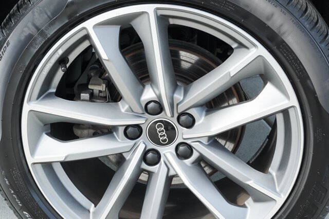 2024 Audi Q3 quattro S line Prem Plus 45 TFSI